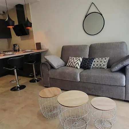 Dabelmar A Lanzada アパート サンシェンショ